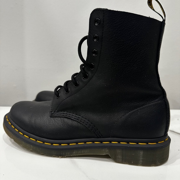 Dr. Martens 1460 Pascal Black Leather Boots š¤ - Picture 12 of 16